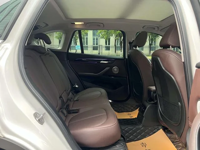BMW X1 2021 Reforma sDrive20Li Tipo de lujo interior foto 18 BMW X1 2021 Reforma sDrive20Li Tipo de lujo interior foto 18
