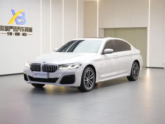BMW 5 Series 2022 Reforma 525Li M Conjunto deportivo exterior foto 1 BMW 5 Series 2022 Reforma 525Li M Conjunto deportivo exterior foto 1
