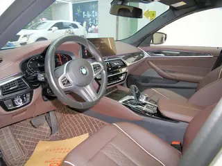 BMW 5 Series 2022 Reforma 525Li M Conjunto deportivo interior foto 11 BMW 5 Series 2022 Reforma 525Li M Conjunto deportivo interior foto 11