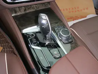 BMW 5 Series 2022 Reforma 525Li M Conjunto deportivo interior foto 13 BMW 5 Series 2022 Reforma 525Li M Conjunto deportivo interior foto 13