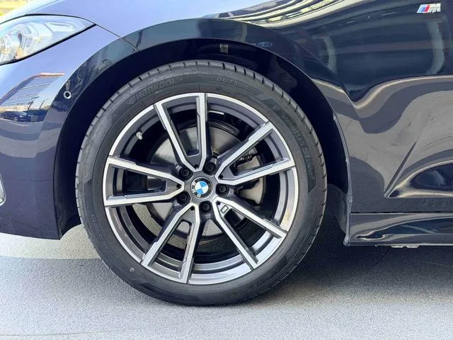 BMW 3 Series 2023 325Li M Conjunto deportivo exterior foto 9
