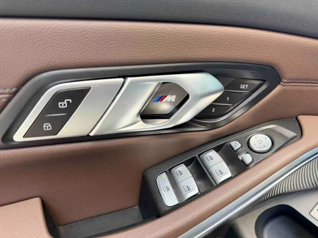 BMW 3 Series 2023 325Li M Conjunto deportivo exterior foto 10