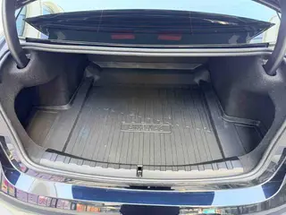 BMW 3 Series 2023 325Li M Conjunto deportivo interior foto 15