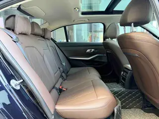 BMW 3 Series 2023 325Li M Conjunto deportivo interior foto 18