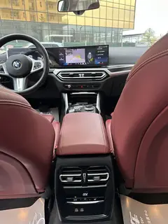 BMW 3 Series 2023 325Li M Conjunto deportivo interior foto 11 BMW 3 Series 2023 325Li M Conjunto deportivo interior foto 11