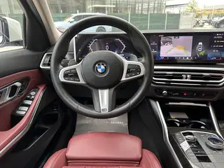 BMW 3 Series 2023 325Li M Conjunto deportivo interior foto 13 BMW 3 Series 2023 325Li M Conjunto deportivo interior foto 13