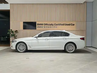 BMW 5 Series 2022 Trois lifting 530Li Type de luxe Ensemble de luxe extérieur photo 3 BMW 5 Series 2022 Trois lifting 530Li Type de luxe Ensemble de luxe extérieur photo 3
