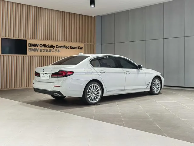 BMW 5 Series 2022 Trois lifting 530Li Type de luxe Ensemble de luxe extérieur photo 6 BMW 5 Series 2022 Trois lifting 530Li Type de luxe Ensemble de luxe extérieur photo 6