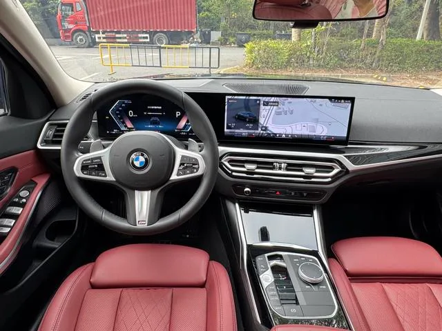 BMW 3 Series 2023 320Li M Sports suit interior photo 14 BMW 3 Series 2023 320Li M Sports suit interior photo 14
