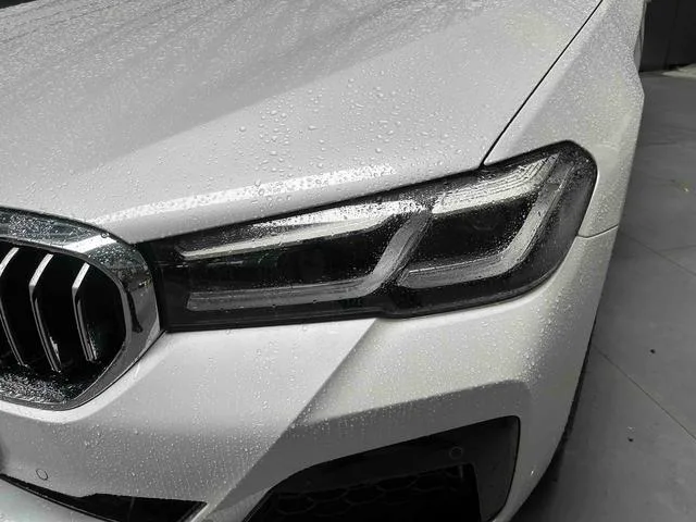 BMW 5 Series 2023 530Li Лидирующий M Спортивный костюм экстерьер фото 5 BMW 5 Series 2023 530Li Лидирующий M Спортивный костюм экстерьер фото 5