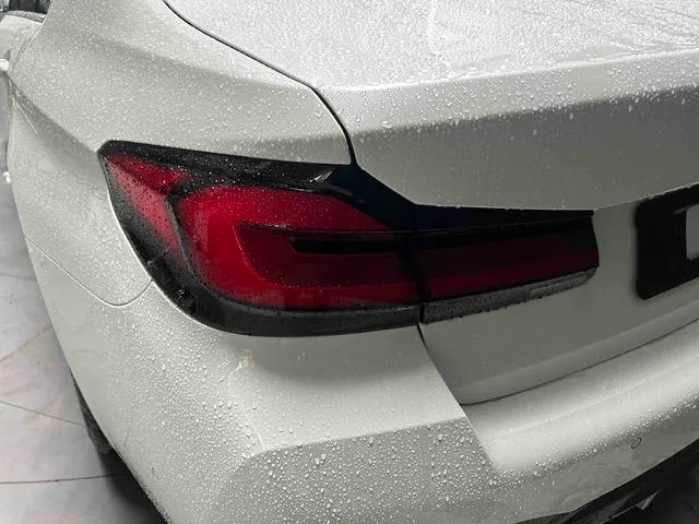 BMW 5 Series 2023 530Li Лидирующий M Спортивный костюм интерьер фото 18 BMW 5 Series 2023 530Li Лидирующий M Спортивный костюм интерьер фото 18