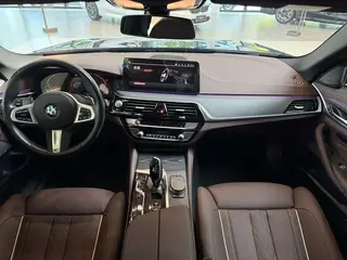 BMW 5 Series 2022 Second change 530Li Premium Class M Sports suit interior photo 11 BMW 5 Series 2022 Second change 530Li Premium Class M Sports suit interior photo 11