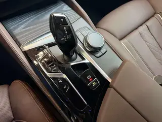BMW 5 Series 2022 Second change 530Li Premium Class M Sports suit interior photo 14 BMW 5 Series 2022 Second change 530Li Premium Class M Sports suit interior photo 14