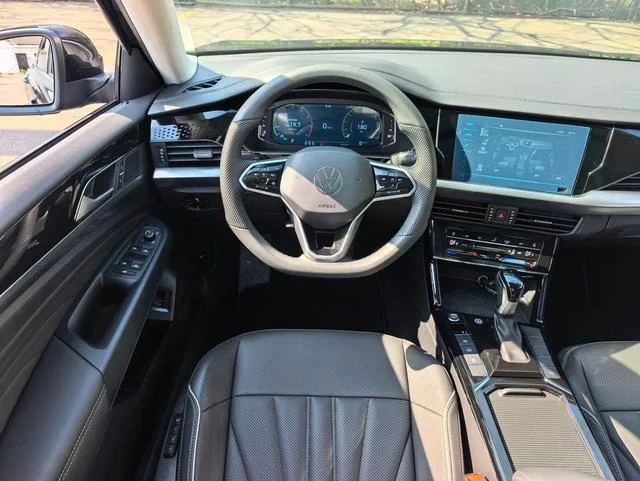 Volkswagen Passat 2024 330TSI Star Elite Edition interior photo 13 Volkswagen Passat 2024 330TSI Star Elite Edition interior photo 13