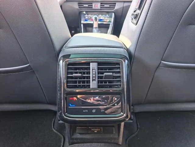 Volkswagen Passat 2024 330TSI Star Elite Edition interior photo 16 Volkswagen Passat 2024 330TSI Star Elite Edition interior photo 16