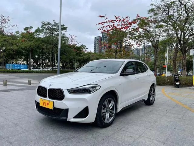 BMW X2 2023 sDrive25i M Edición nocturna deportiva exterior foto 1 BMW X2 2023 sDrive25i M Edición nocturna deportiva exterior foto 1