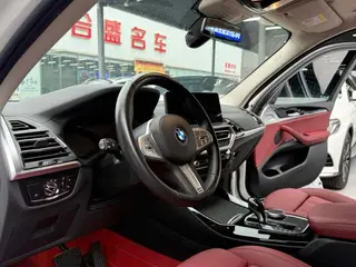 BMW X3 2022 xDrive25i M Спортивный костюм экстерьер фото 6 BMW X3 2022 xDrive25i M Спортивный костюм экстерьер фото 6