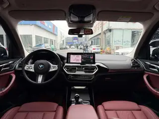 BMW X3 2022 xDrive25i M Спортивный костюм интерьер фото 10 BMW X3 2022 xDrive25i M Спортивный костюм интерьер фото 10