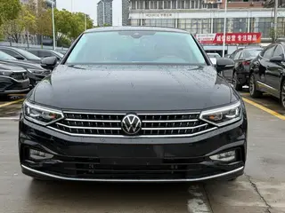 Volkswagen Magotan 2023 200 Edición conmemorativa de 10,000 vehículos 330TSI DSG De lujo exterior foto 2