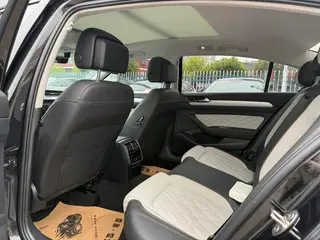 Volkswagen Magotan 2023 200 Edición conmemorativa de 10,000 vehículos 330TSI DSG De lujo interior foto 11