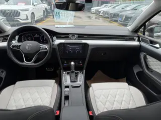 Volkswagen Magotan 2023 200 Edición conmemorativa de 10,000 vehículos 330TSI DSG De lujo interior foto 14