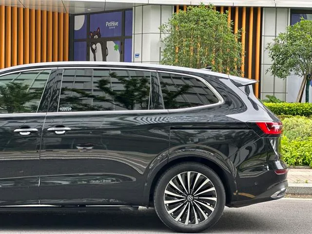 Volkswagen Viloran 2023 380TSI Versión de lujo exterior foto 5 Volkswagen Viloran 2023 380TSI Versión de lujo exterior foto 5