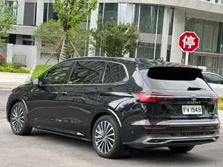 Volkswagen Viloran 2023 380TSI Versión de lujo exterior foto 6 Volkswagen Viloran 2023 380TSI Versión de lujo exterior foto 6