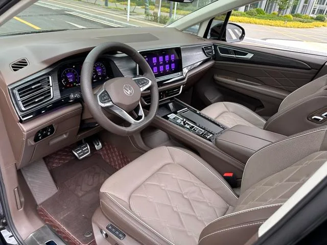 Volkswagen Viloran 2023 380TSI Versión de lujo exterior foto 10 Volkswagen Viloran 2023 380TSI Versión de lujo exterior foto 10