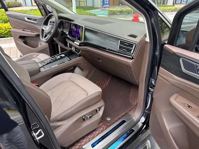Volkswagen Viloran 2023 380TSI Versión de lujo interior foto 14 Volkswagen Viloran 2023 380TSI Versión de lujo interior foto 14