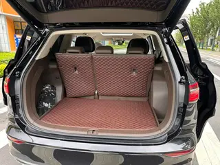 Volkswagen Viloran 2023 380TSI Versión de lujo interior foto 18 Volkswagen Viloran 2023 380TSI Versión de lujo interior foto 18