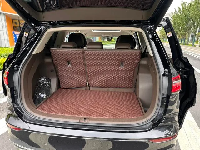 Volkswagen Viloran 2023 380TSI Versión de lujo interior foto 18 Volkswagen Viloran 2023 380TSI Versión de lujo interior foto 18
