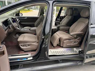 Volkswagen Viloran 2023 380TSI Versión de lujo interior foto 19 Volkswagen Viloran 2023 380TSI Versión de lujo interior foto 19