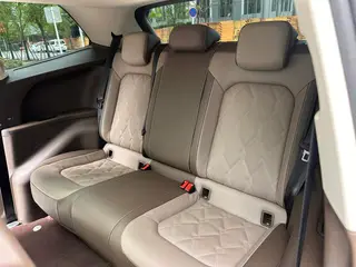 Volkswagen Viloran 2023 380TSI Versión de lujo interior foto 20 Volkswagen Viloran 2023 380TSI Versión de lujo interior foto 20