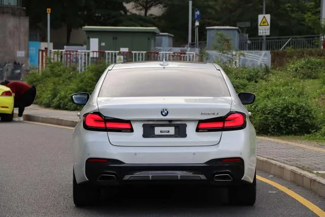 BMW 5 Series 2022 530Li Premium Class M Sports suit exterior photo 5