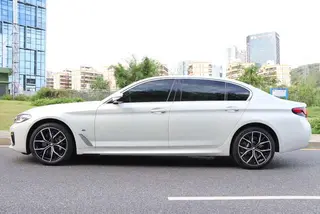 BMW 5 Series 2022 530Li Premium Class M Sports suit exterior photo 7