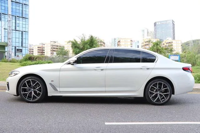 BMW 5 Series 2022 530Li Premium Class M Sports suit exterior photo 7