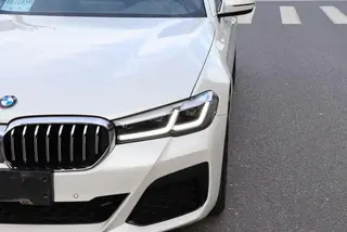 BMW 5 Series 2022 530Li Premium Class M Sports suit exterior photo 9