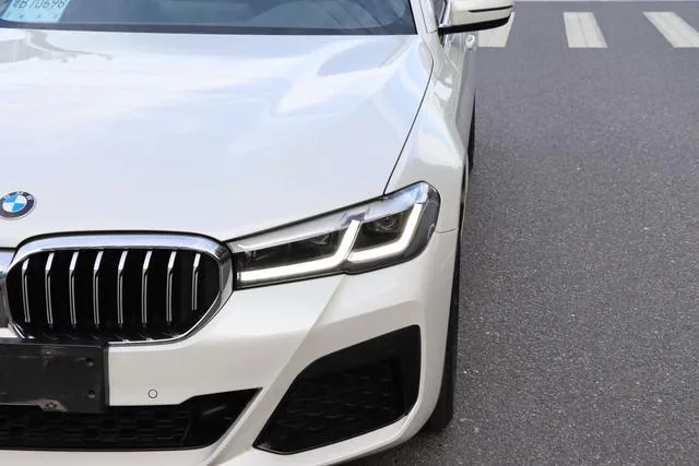 BMW 5 Series 2022 530Li Premium Class M Sports suit exterior photo 9