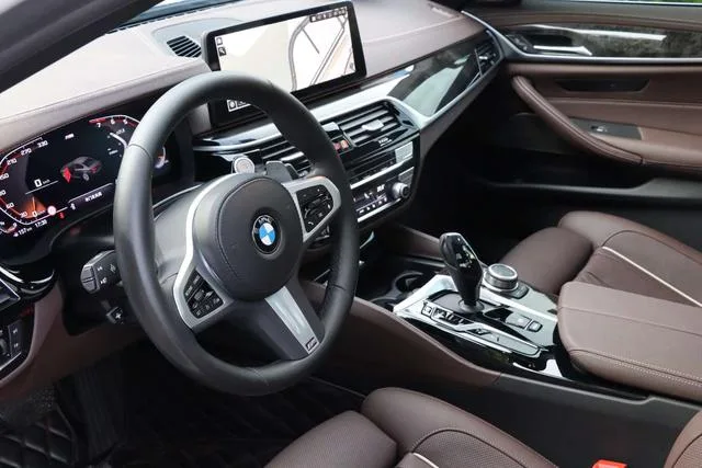 BMW 5 Series 2022 530Li Premium Class M Sports suit interior photo 13