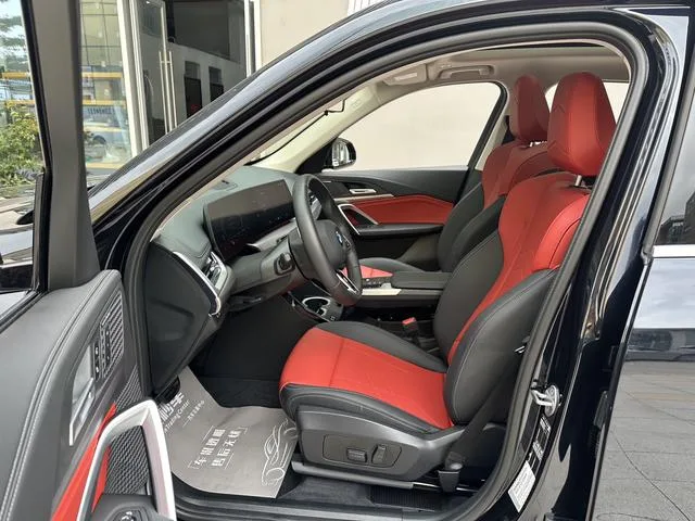 BMW X1 2023 sDrive25Li M Conjunto deportivo exterior foto 6