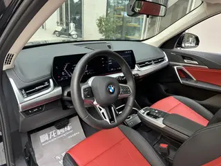 BMW X1 2023 sDrive25Li M Conjunto deportivo exterior foto 8