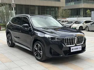 BMW X1 2023 sDrive25Li M Conjunto deportivo interior foto 11