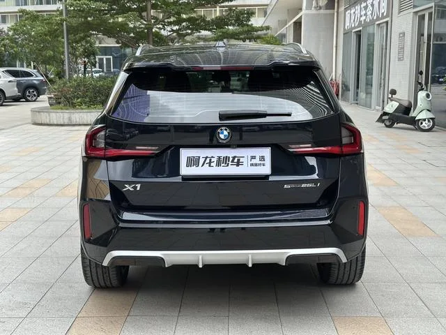 BMW X1 2023 sDrive25Li M Conjunto deportivo interior foto 12