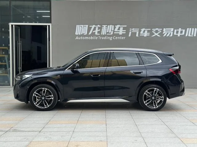 BMW X1 2023 sDrive25Li M Conjunto deportivo interior foto 18