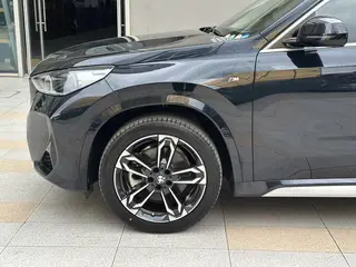 BMW X1 2023 sDrive25Li M Conjunto deportivo interior foto 19
