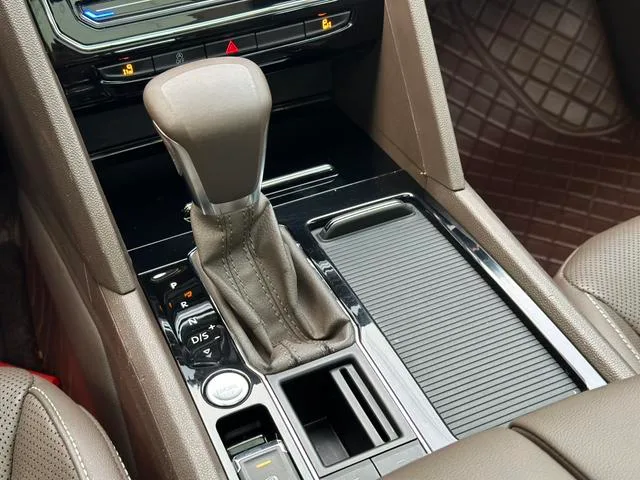 Volkswagen Viloran 2020 330TSI Luxury Edition interior photo 13 Volkswagen Viloran 2020 330TSI Luxury Edition interior photo 13