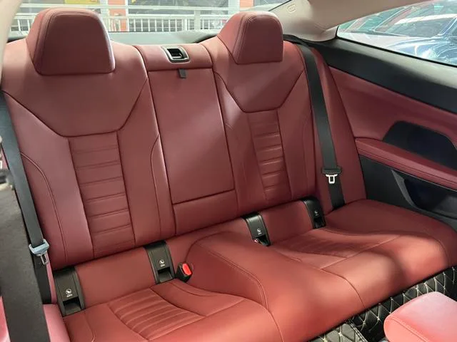 BMW 4 Series 2021 Restyling 425i M Sports suit interior photo 10 BMW 4 Series 2021 Restyling 425i M Sports suit interior photo 10