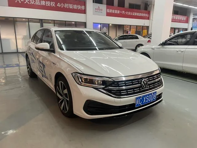 Volkswagen Sagitar 2024 300TSI DSG Versión más allá exterior foto 3