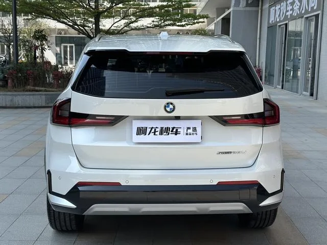 BMW X1 2023 sDrive25Li X Ensemble de conception extérieur photo 9 BMW X1 2023 sDrive25Li X Ensemble de conception extérieur photo 9