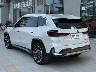 BMW X1 2023 sDrive25Li X Ensemble de conception extérieur photo 10 BMW X1 2023 sDrive25Li X Ensemble de conception extérieur photo 10